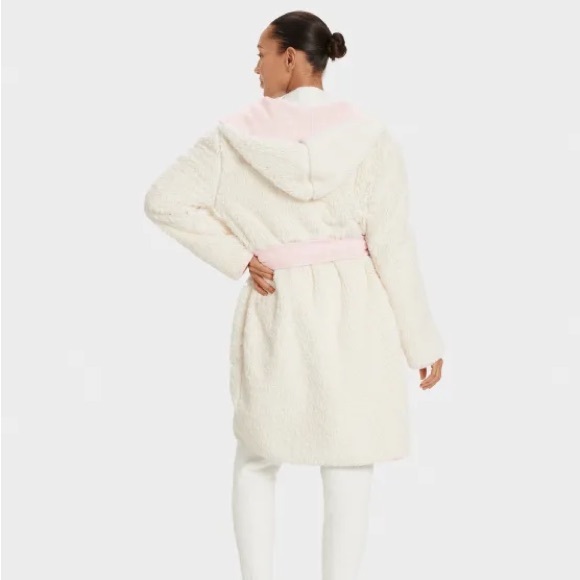 UGG Pink Fleece Robe - Picture 2 of 5